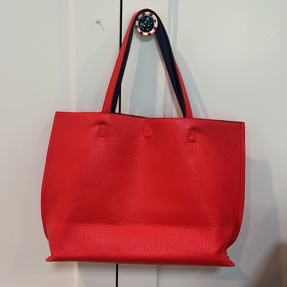 Street Level Reversible Tote - Picture 2 of 11